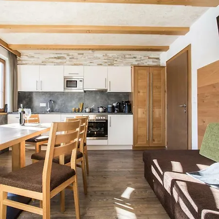 Naturlodge Ehemals Alpenlodge Alexander ラディス