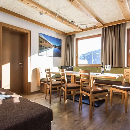 Naturlodge - Nature With Mountain Views Apartment Ladis